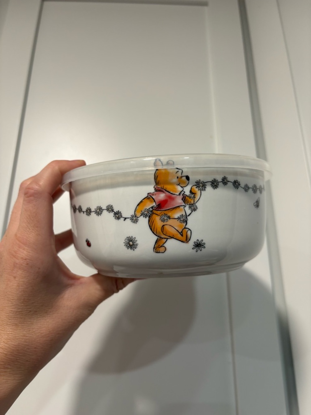 NEW Disney's Winnie the Pooh Bowl with Lid